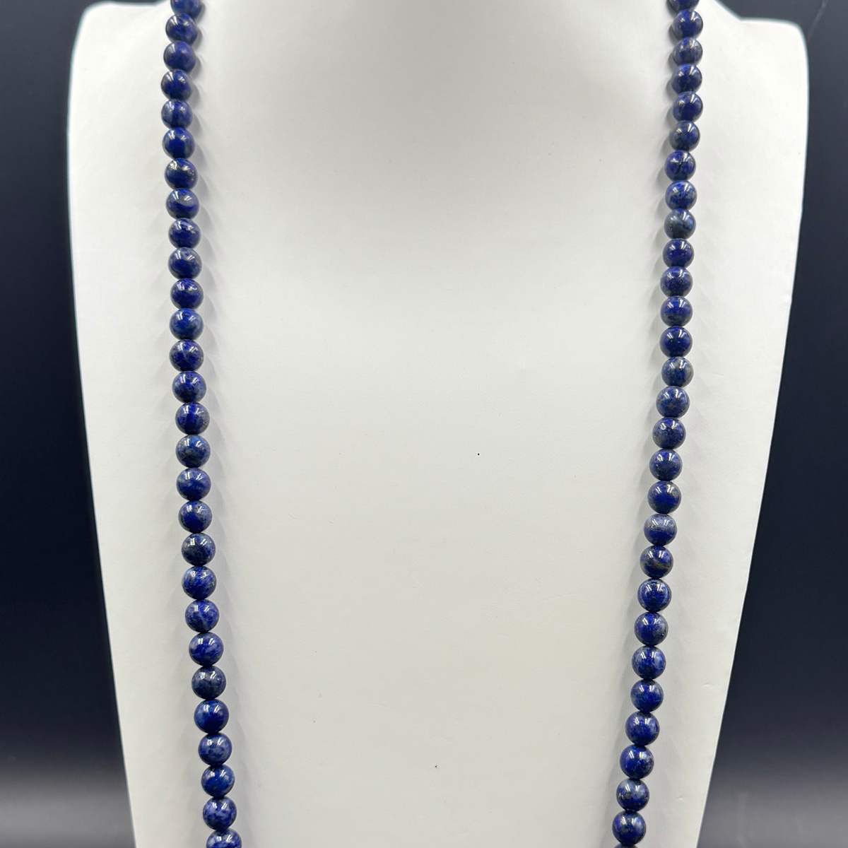 Dettaglio pietre blu Lapislazzuli naturale collana Guy Favia A0038