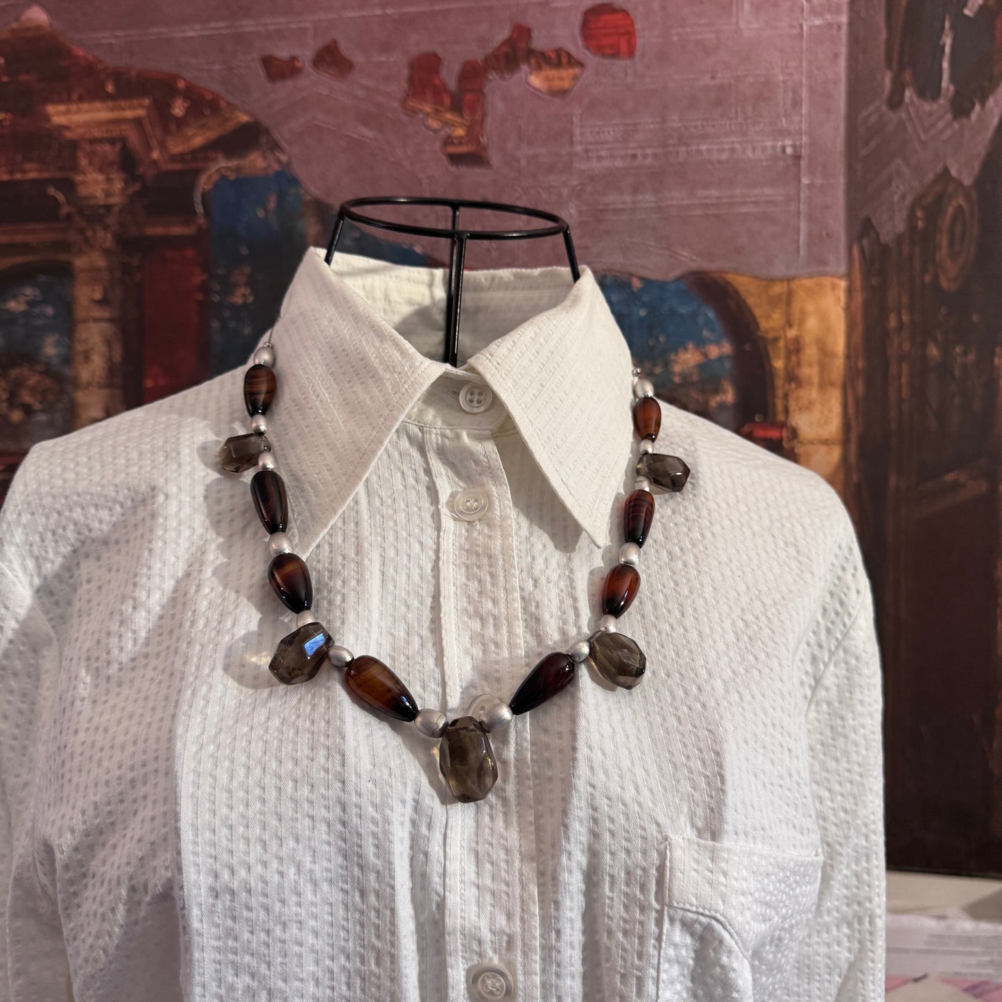 Collana Agata e Quarzo Fumé, la combinazione alchemica per stabilità (Saturno) e armonia (Luna), ideale per i Chakra inferiori.