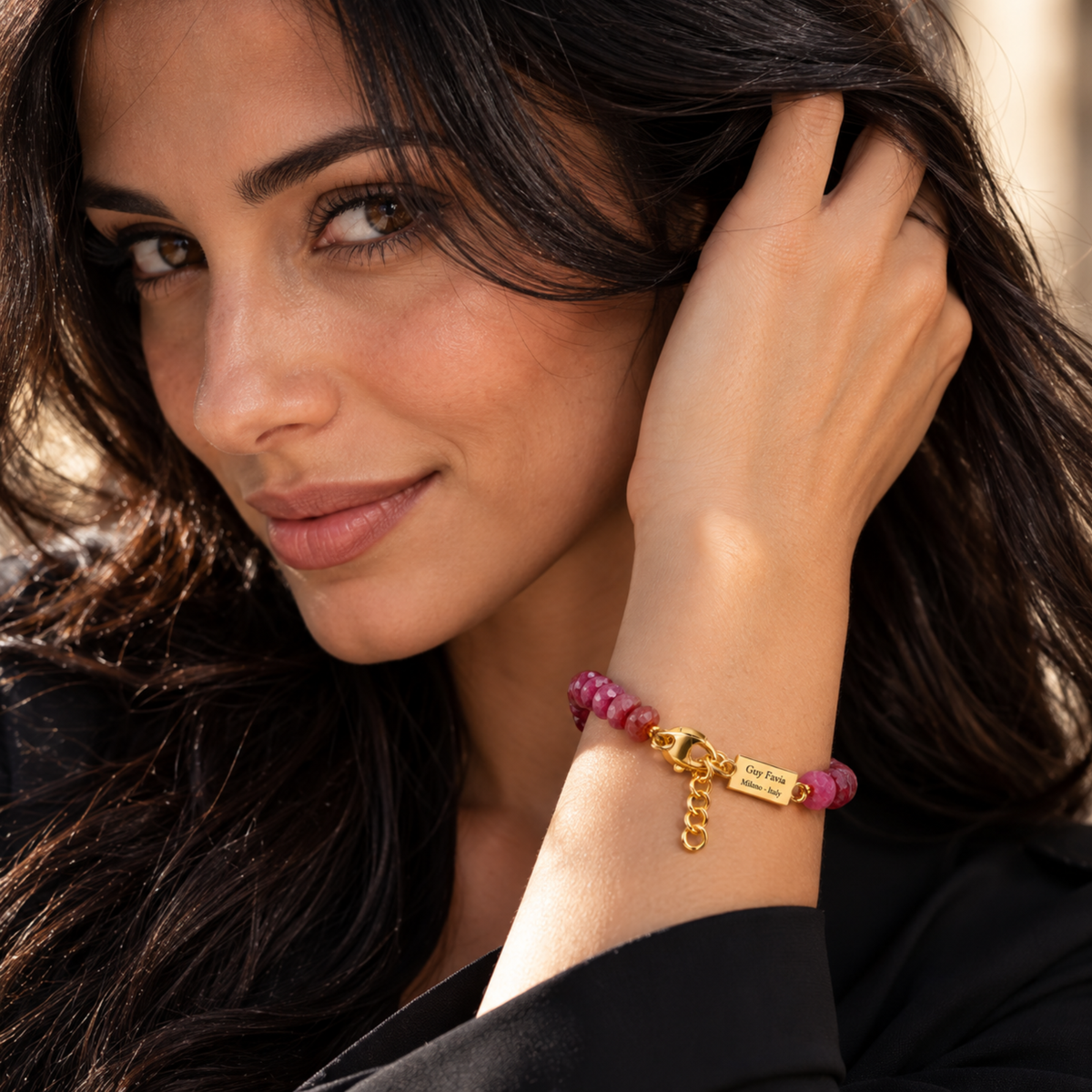 Bracciale Rubino AAA Guy Favia C0020 indossato al polso di modella