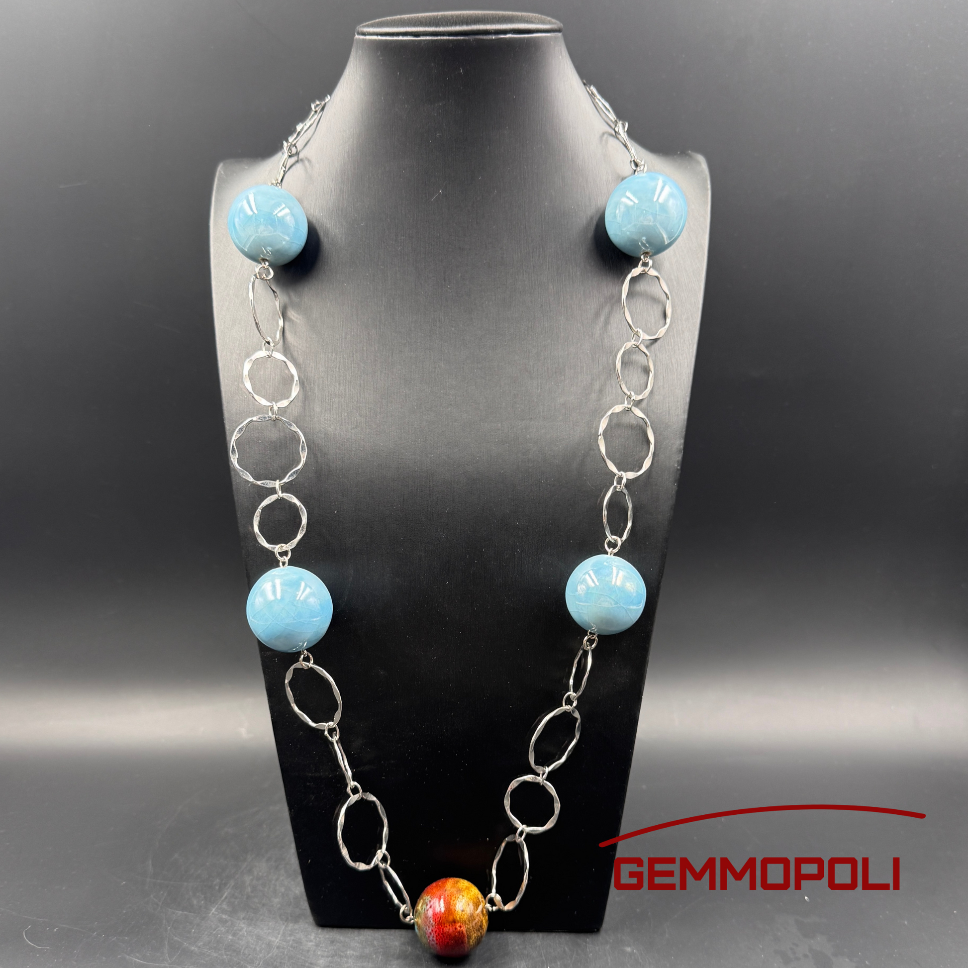 Collana lunga con sfere azzurre e centrale rossa in porcellana smaltata 