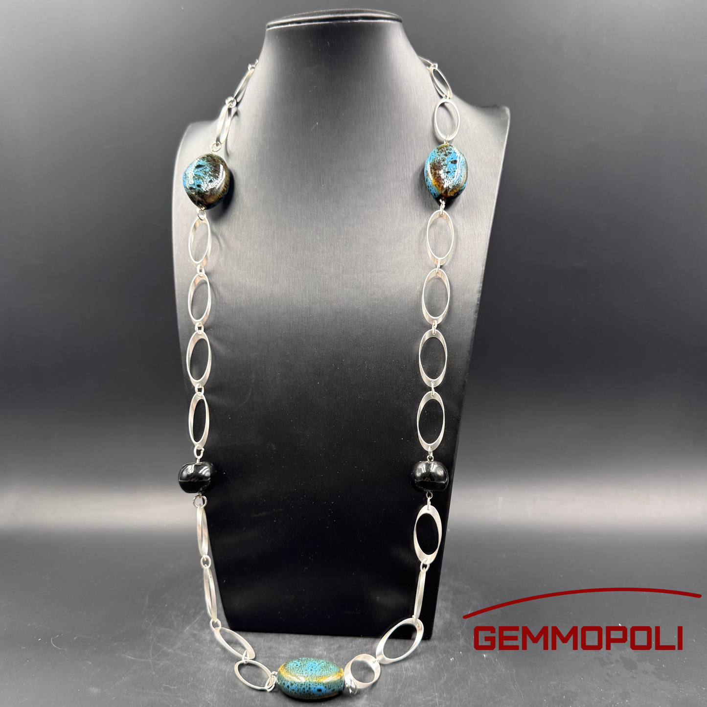 Collana lunga Chanel style con sfere in porcellana fondo nero Gemmopoli