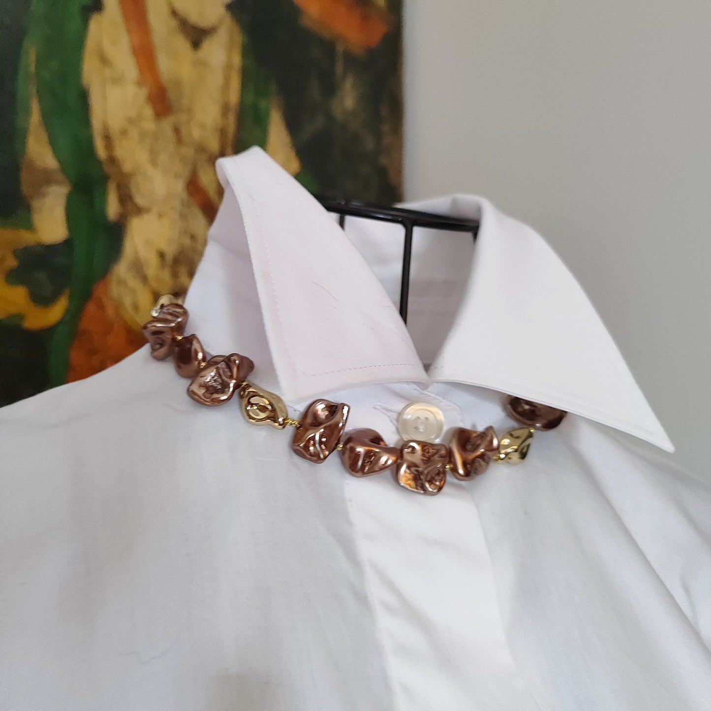 Perle irregolari color marrone e oro, dettaglio lucentezza Shell Pearl, Codice GA0018. 