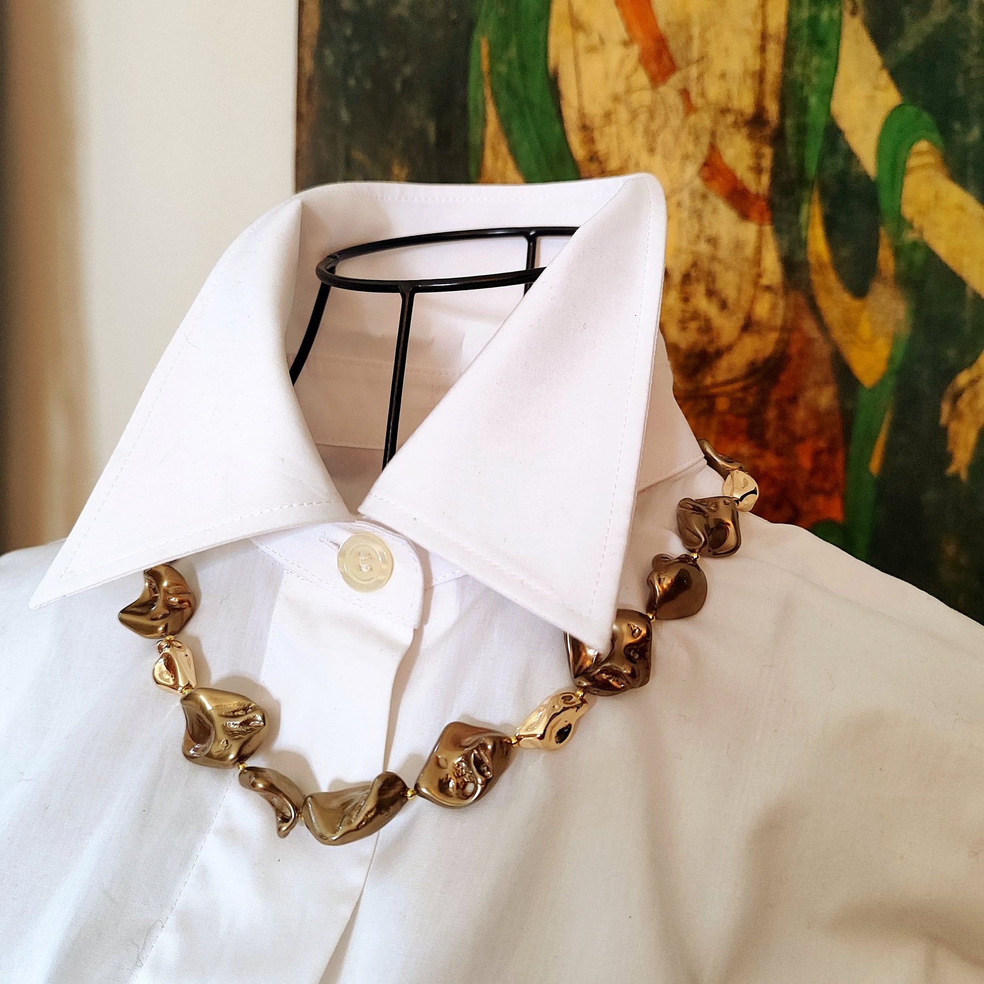 Collana Shell Pearl Elegance GA0020 barocca color bronzo intervallata da perle scultura color oro. 