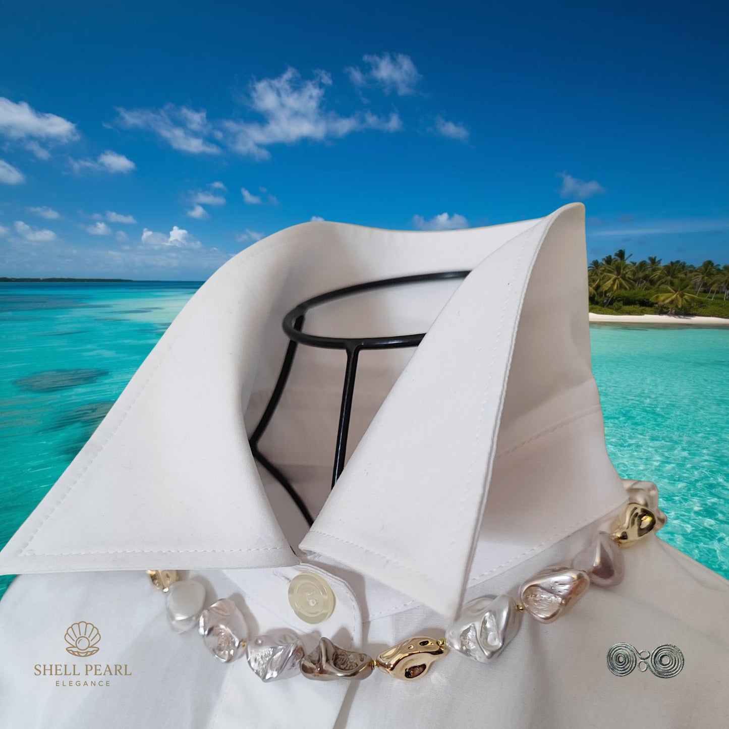 Collana perle di conchiglia barocche multicolore rosa bianco marrone GA0021. sfondo mare dei caraibi