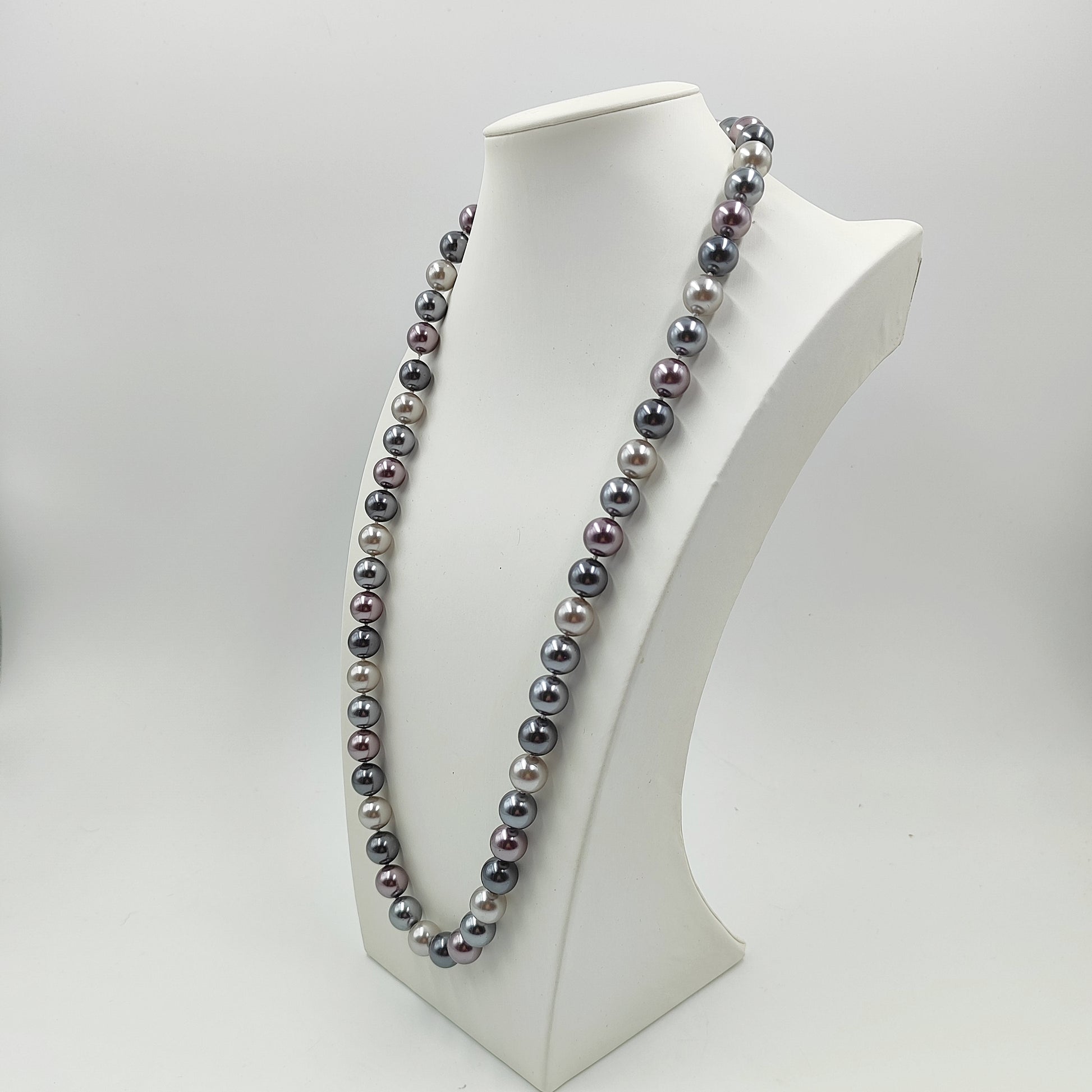 Gioiello in perle grigie da 12mm, lucentezza profonda Shell Pearl, Codice GA0026. 