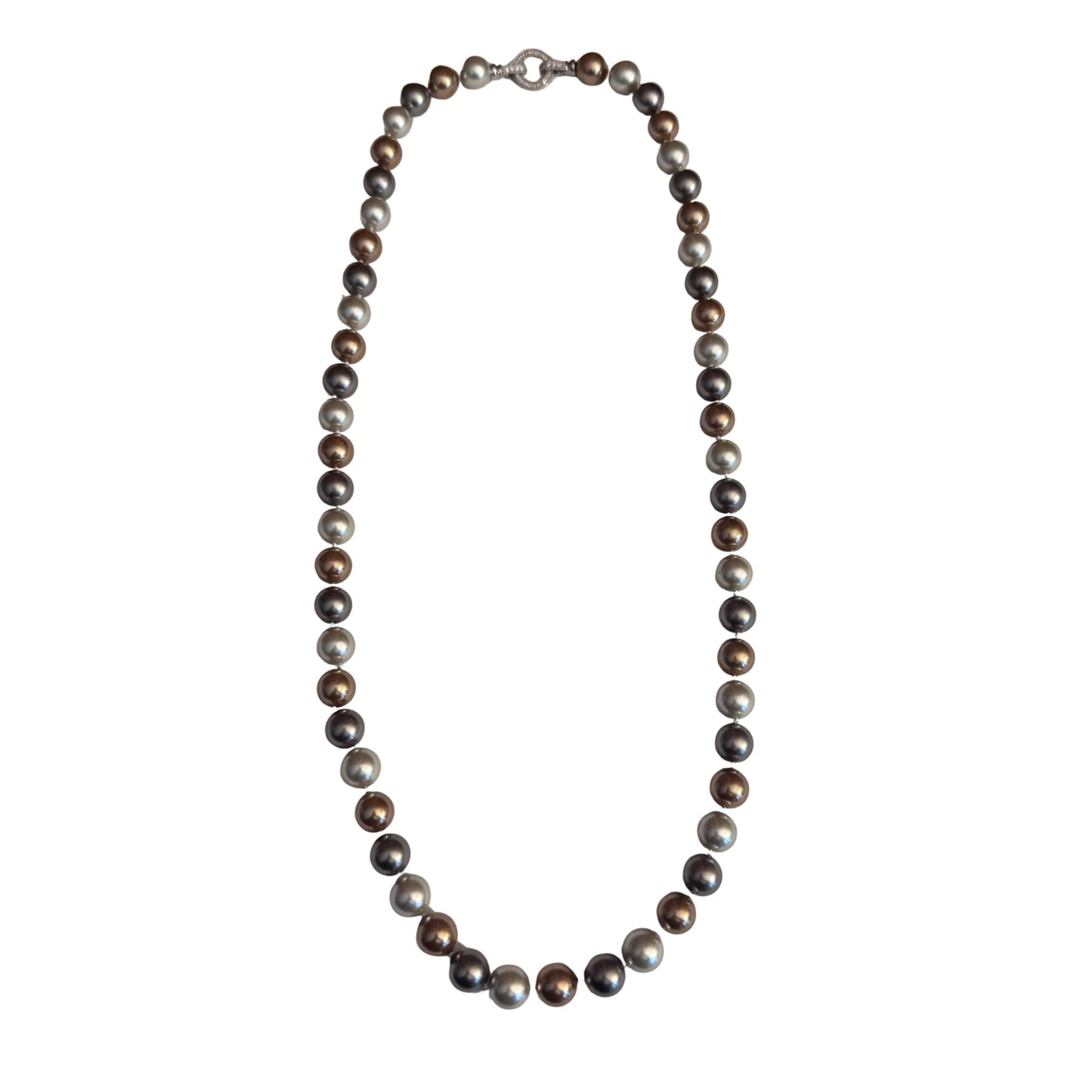 Collana Perle di Conchiglia Elegance tonde 12 mm multicolor grigio GA0029. Su sfondo bianco per google