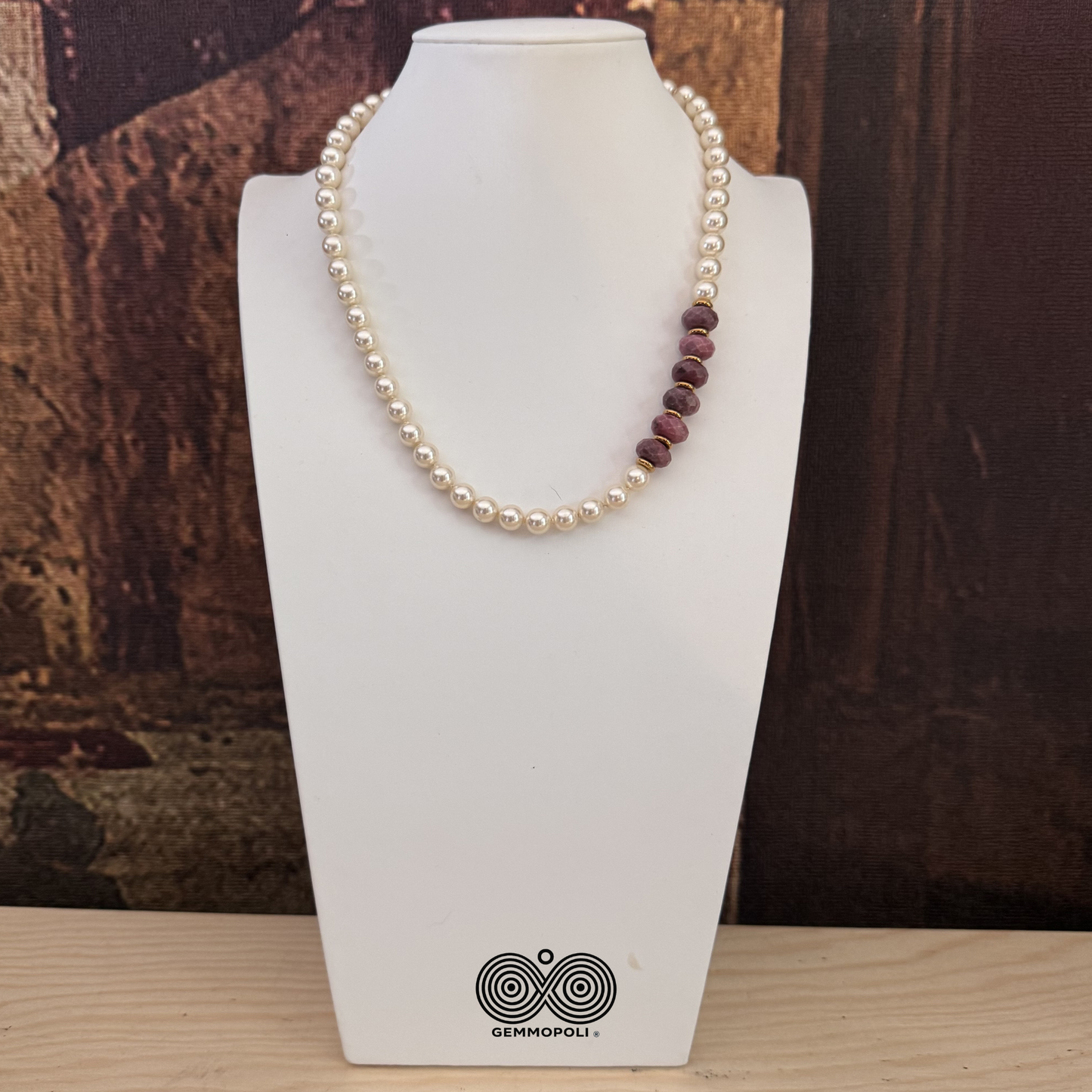 Collana da 48 cm in madreperla e rodonite con acciaio oro per e-commerce e marketplace 
