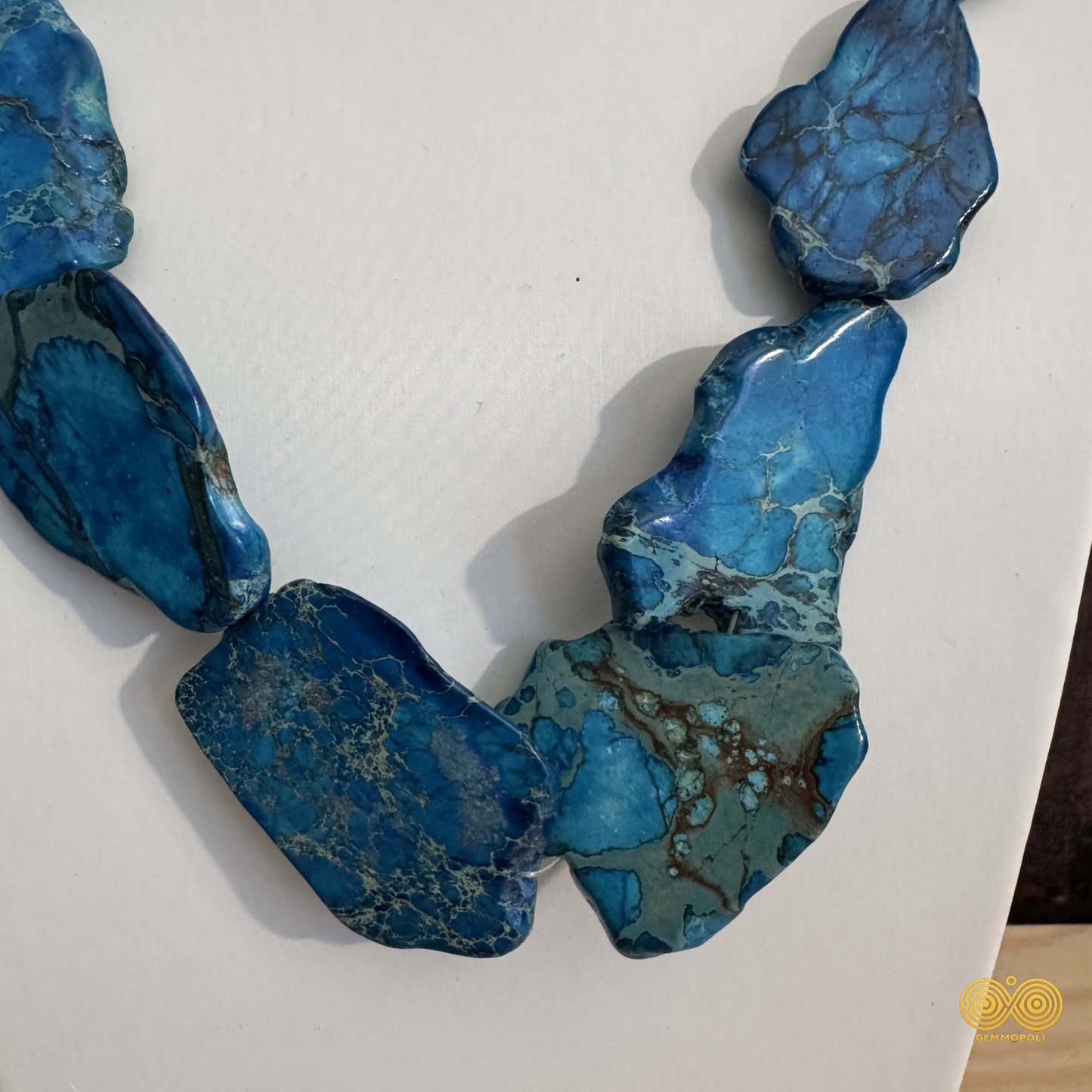 Dettaglio pietre naturali Diaspro Imperiale Blu irregolari 