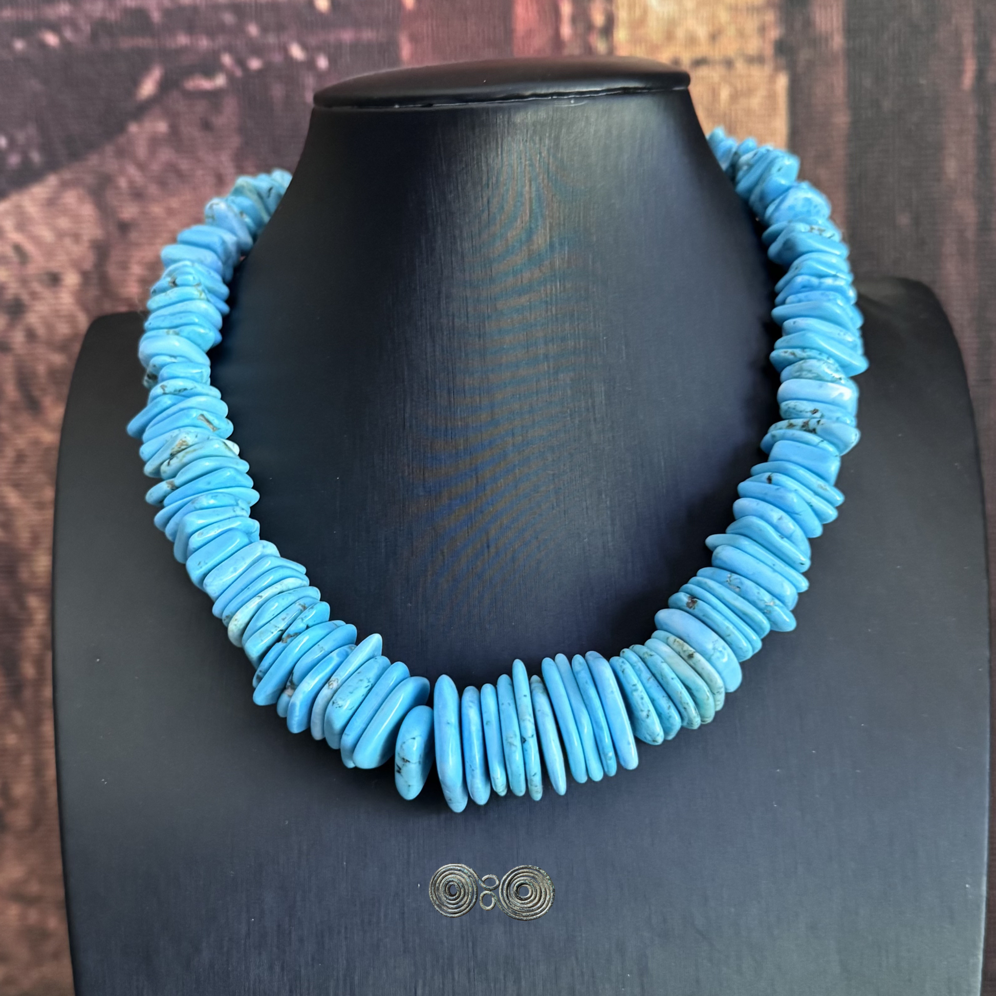 collana pietre azzurre a fette scalari elegante donna 
