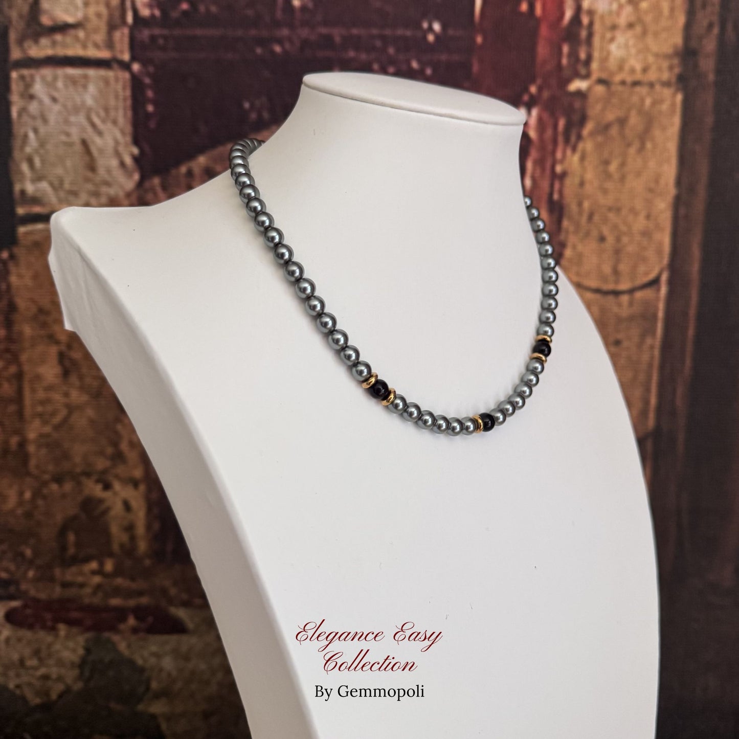 Collana Elegance Easy grigia stile minimal lato sinistro