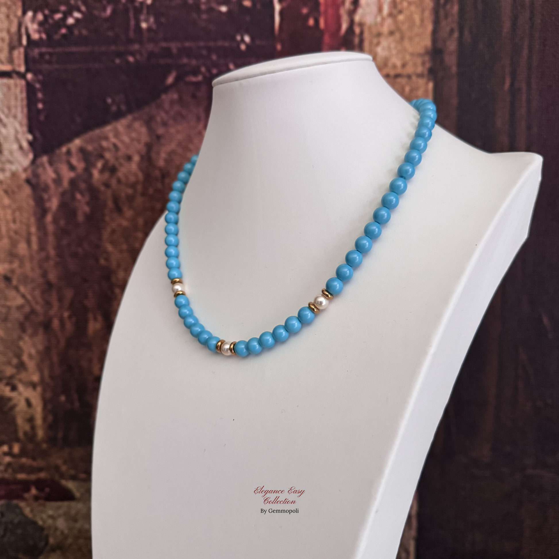Collana estiva turchese con perle bianche e acciaio dorato 6 mm 
