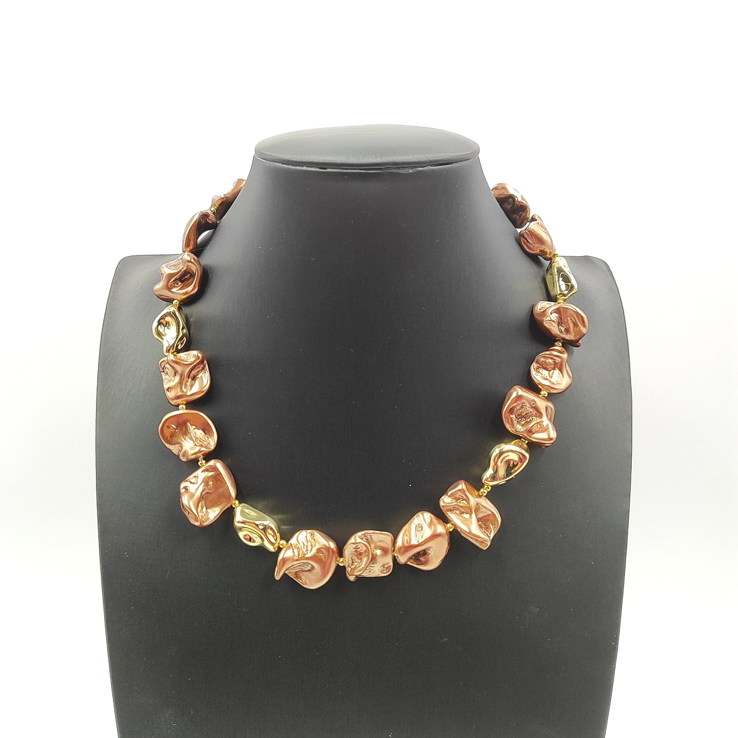 Collana Shell Pearl Elegance, alternativa di lusso alle Perle di Maiorca, marrone/oro, GA0018. 