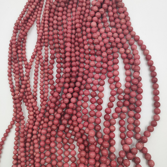 Confronto tra le misure 6mm, 8mm e 10mm del filo di Rodonite naturale rosa della linea Pietra Aurea.