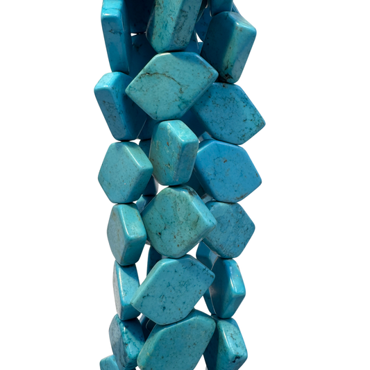 Filo di Turchese Stabilizzato in Pasta • Forma Rombo Irregolare Piatto • Codice PE0527