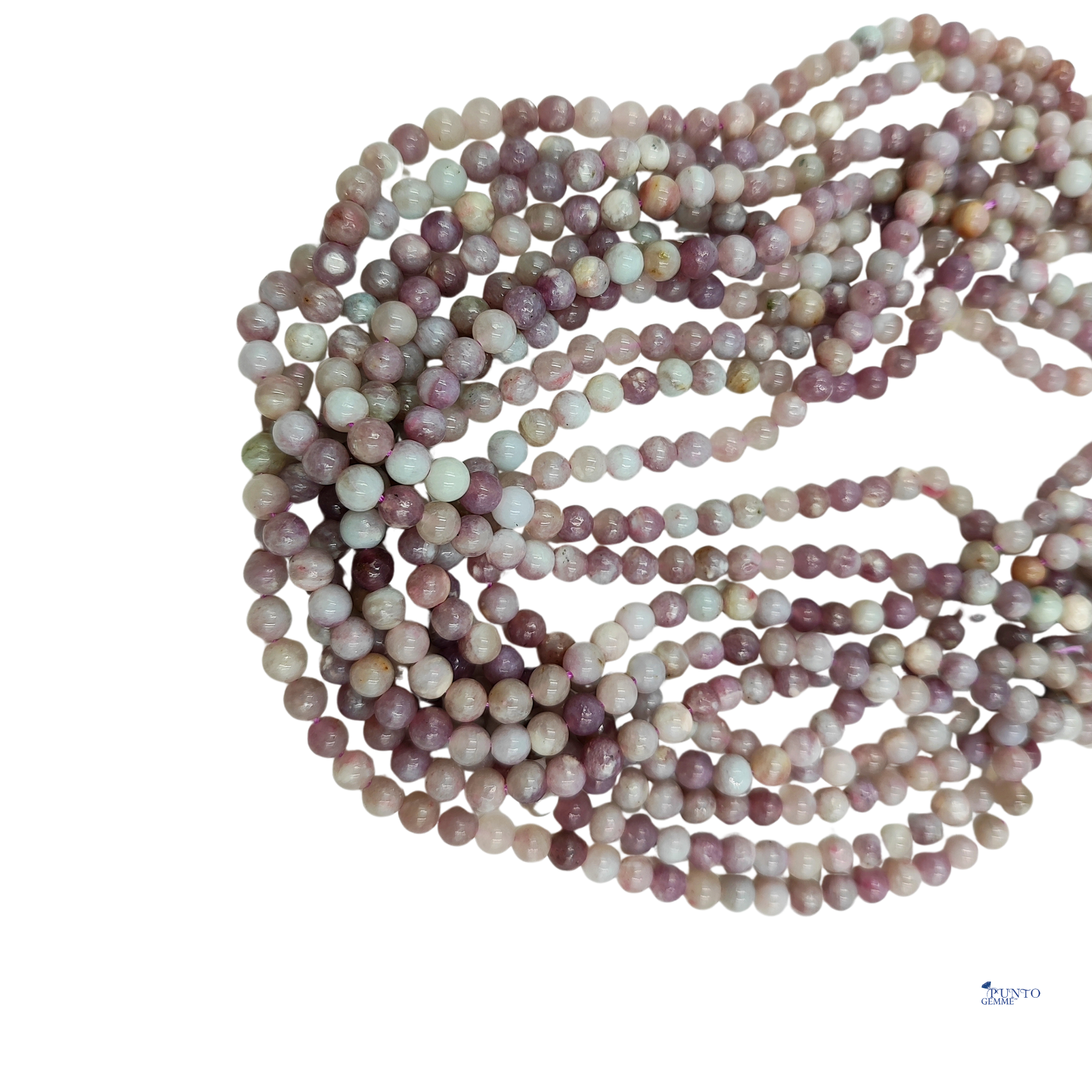 Fili di Lepidolite 6mm disteso su uno sfondo bianco per accentuare il colore pastello.