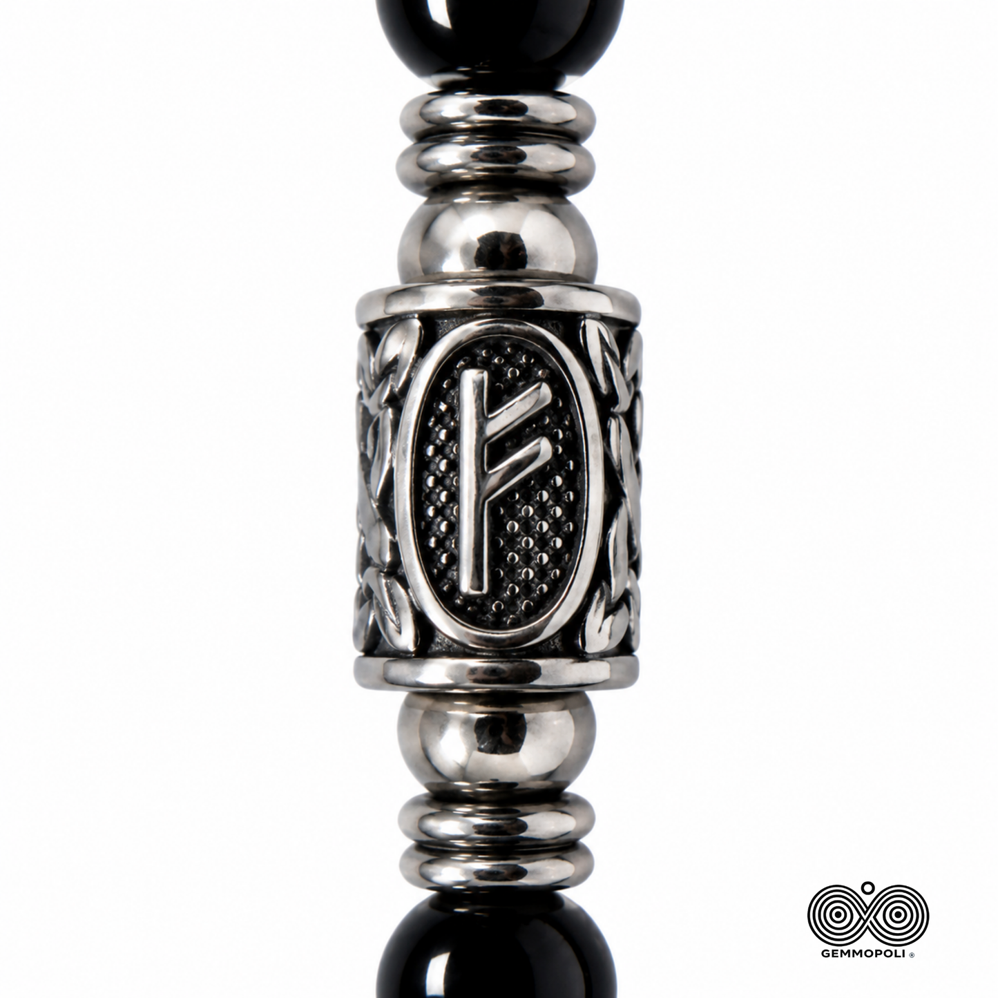 Dettaglio runa Fehu su bracciale Tormalina Nera Collezione Rune Gemmopoli