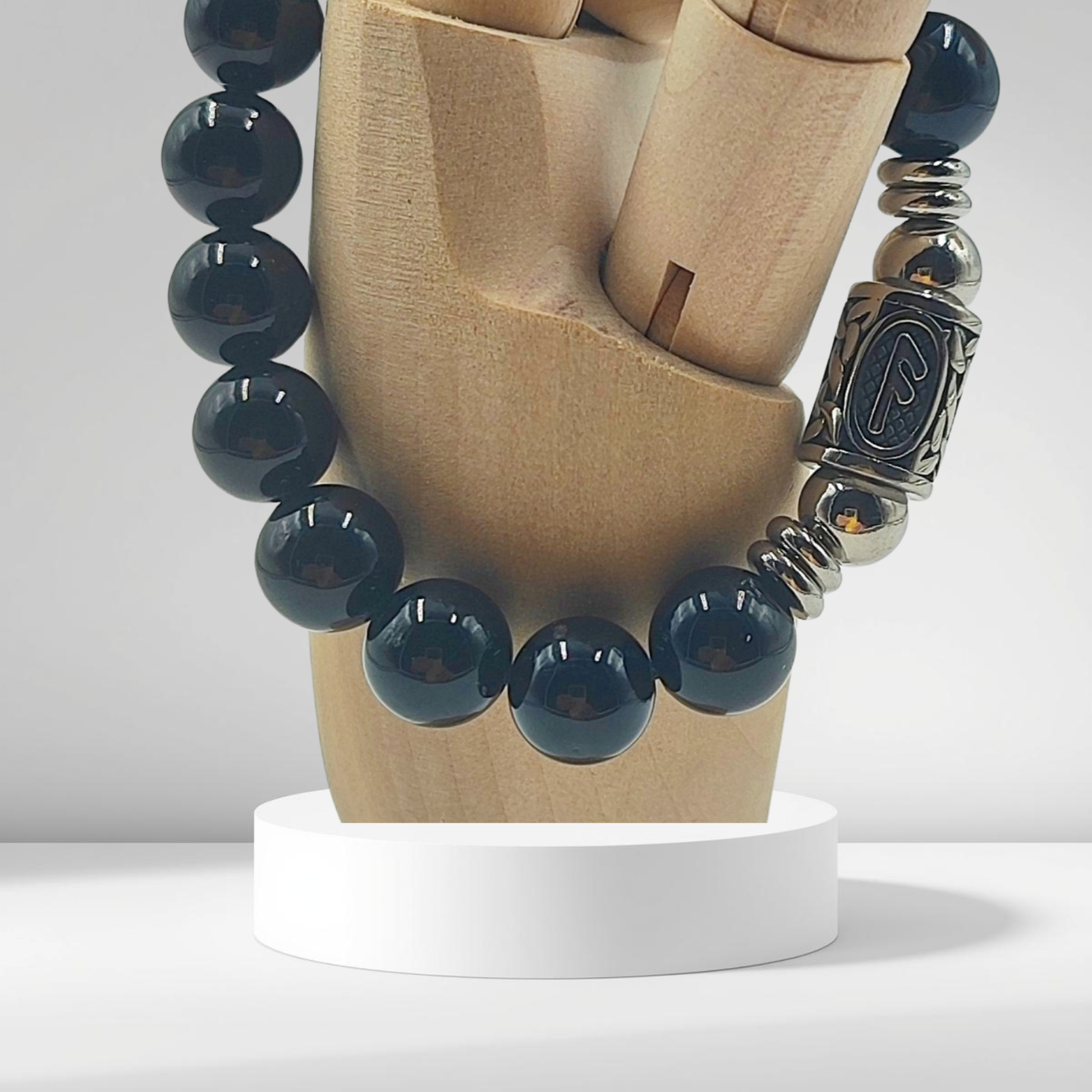 Bracciale tormalina nera con runa Fehu PE8044