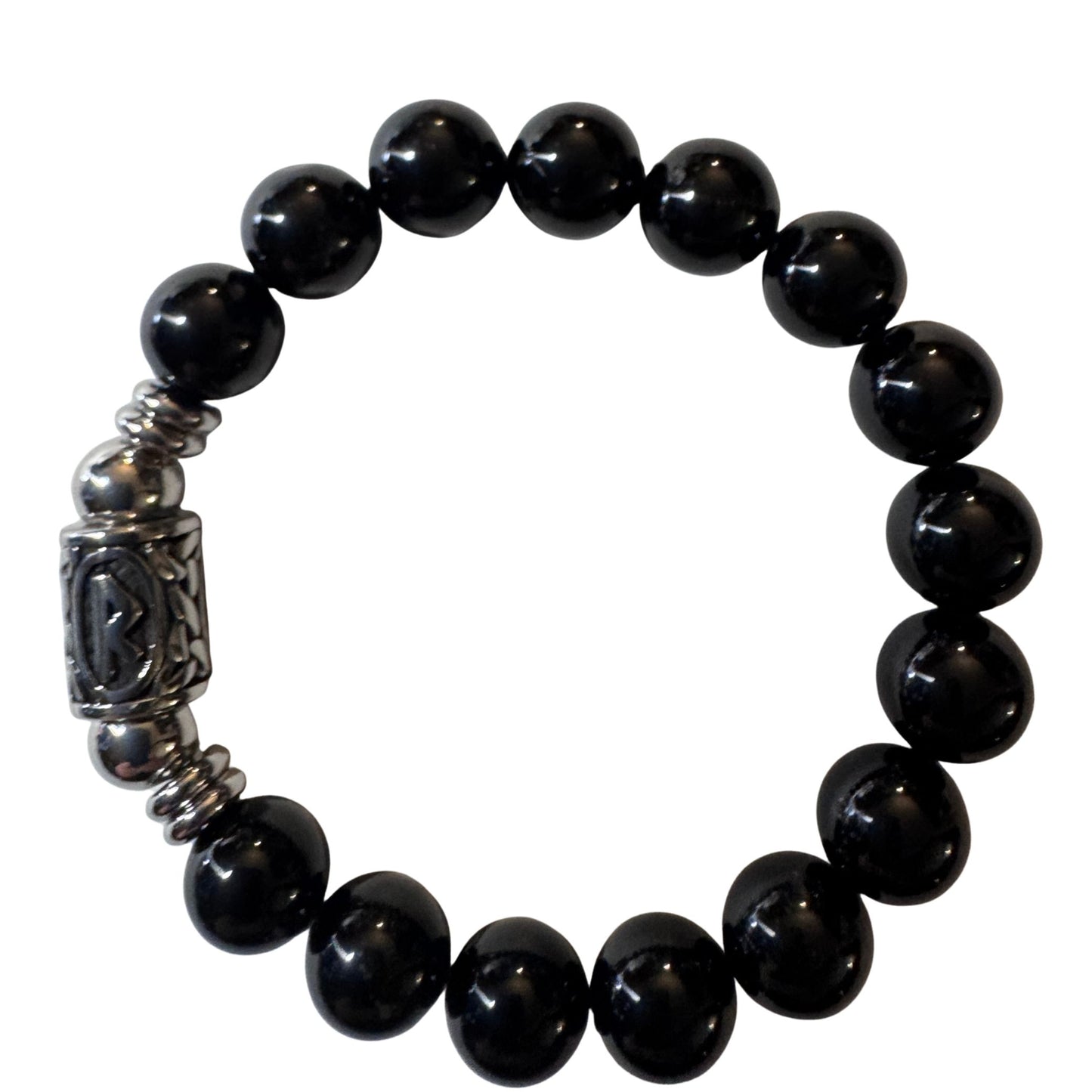 Bracciale con Runa Raidho in acciaio inox e pietre dure di Tormalina Nera 8mm, sfondo bianco puro, collezione Rune