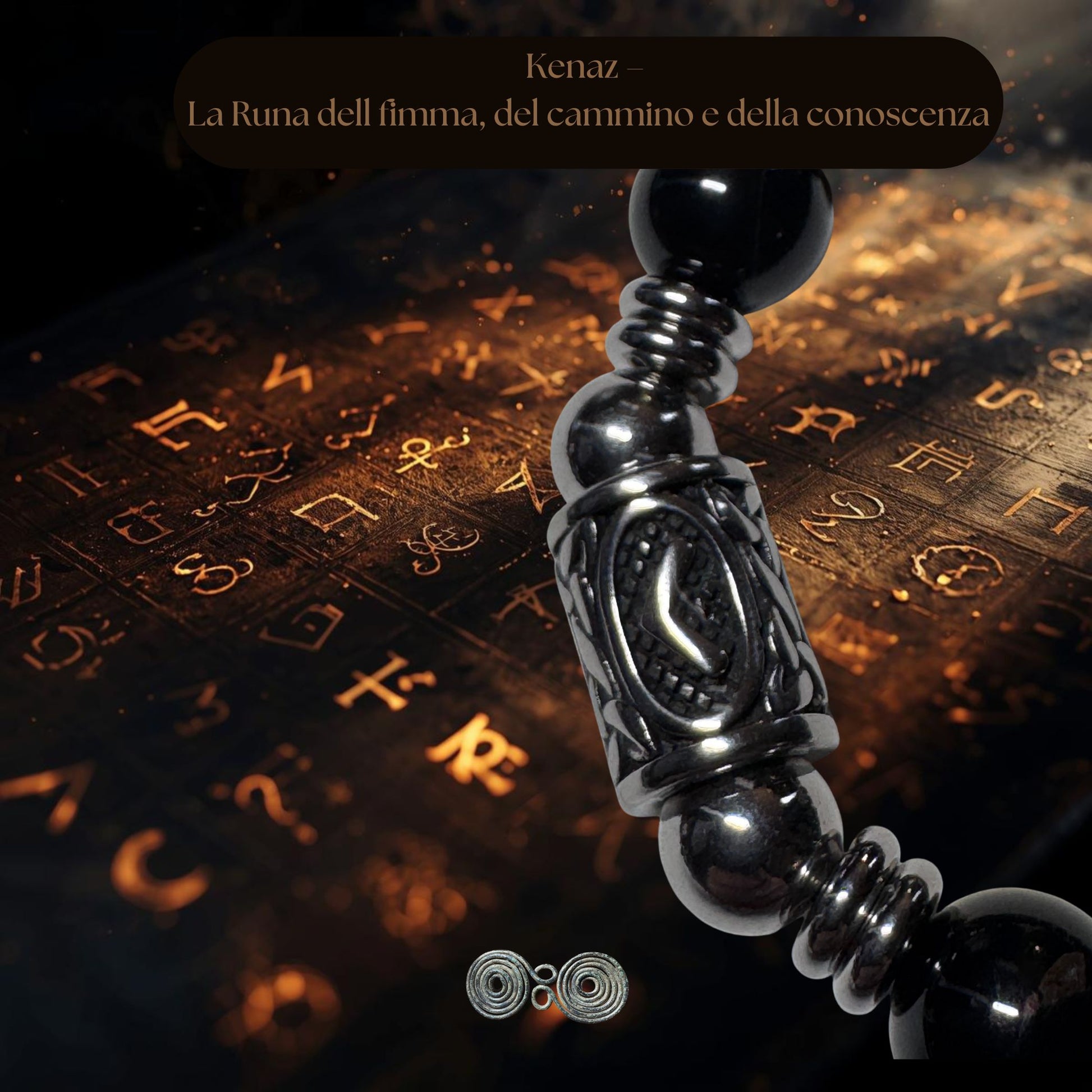 Dettaglio incisione Runa Kenaz su acciaio inox anallergico e tormalina.