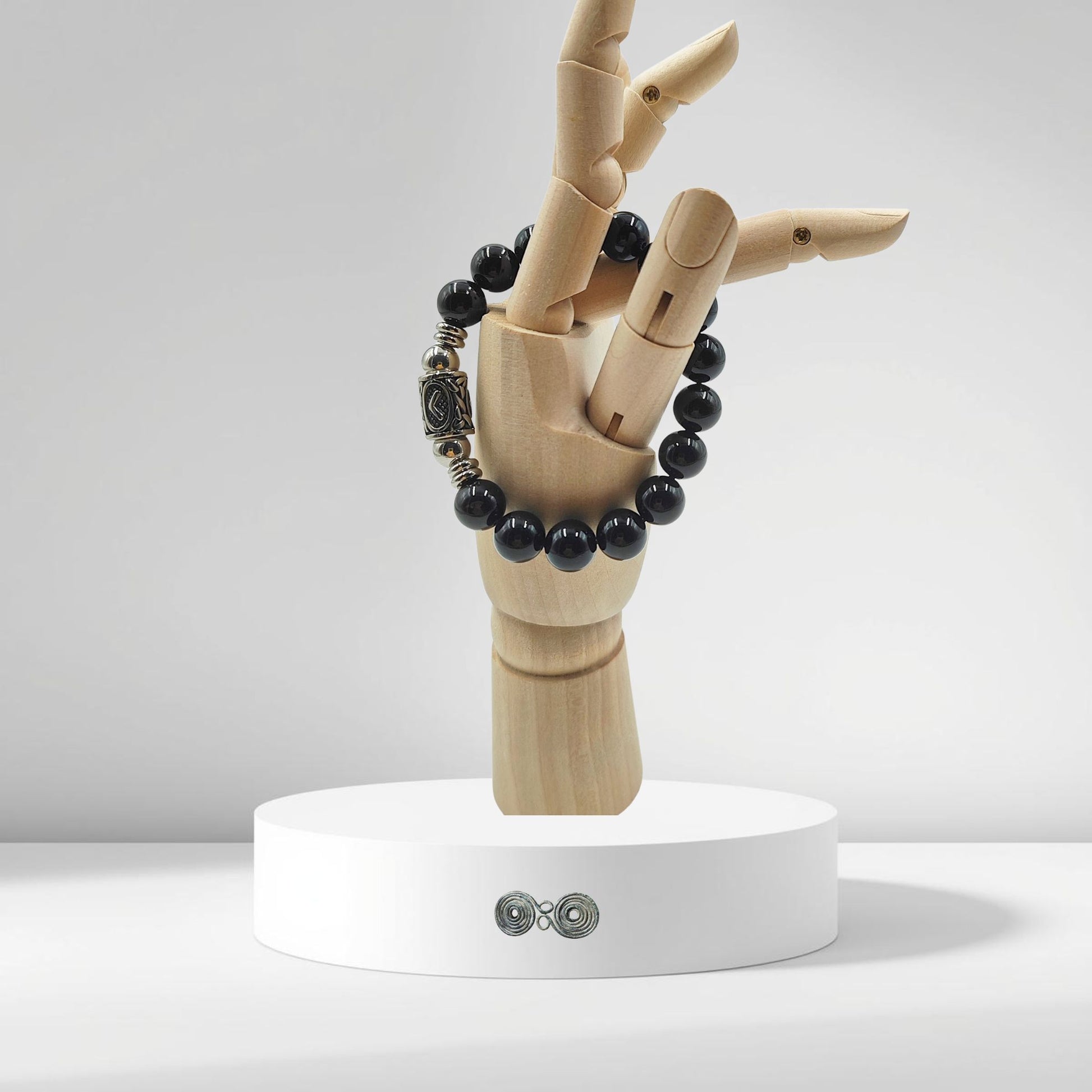 Particolare perle Tormalina Nera naturale 10mm selezionate da lotto certificato.