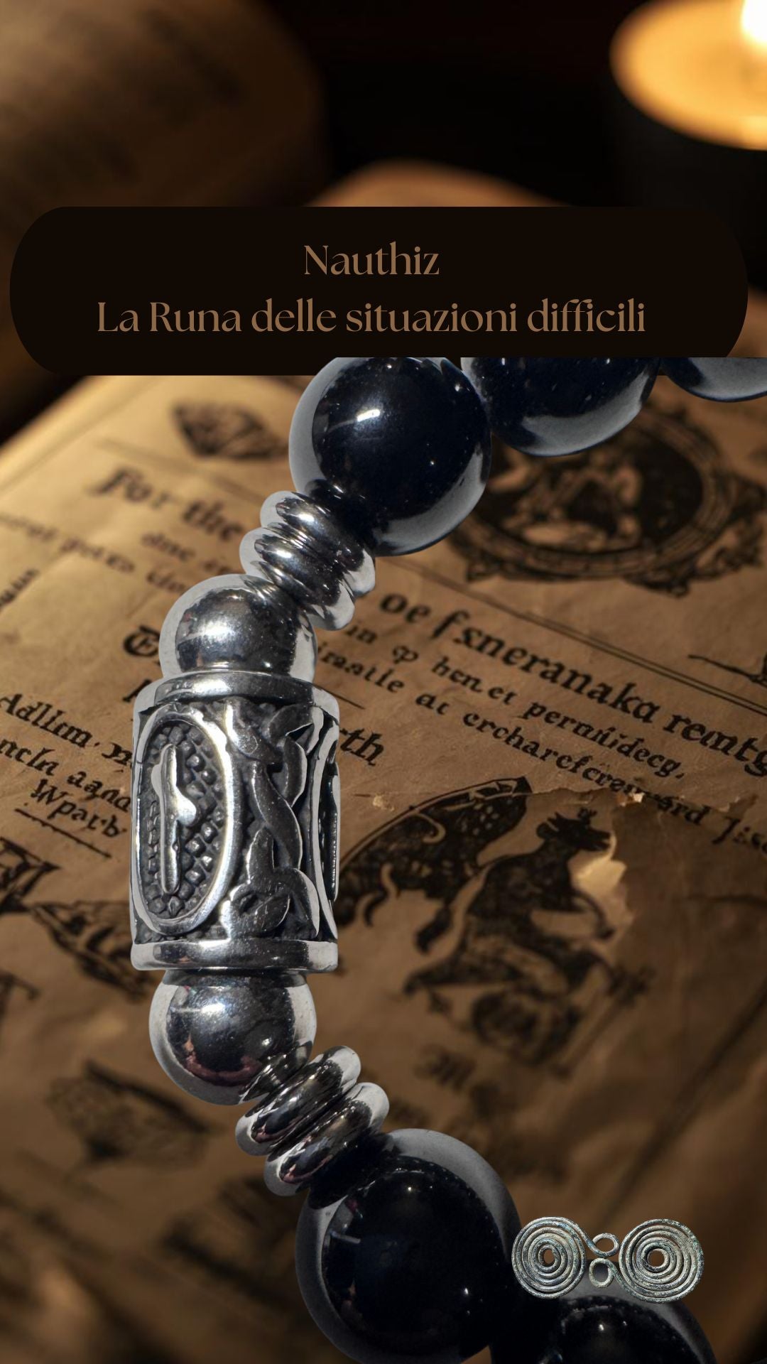 Vista dettagliata del bracciale PE8050 che mostra la levigatura delle perle di tormalina naturale.