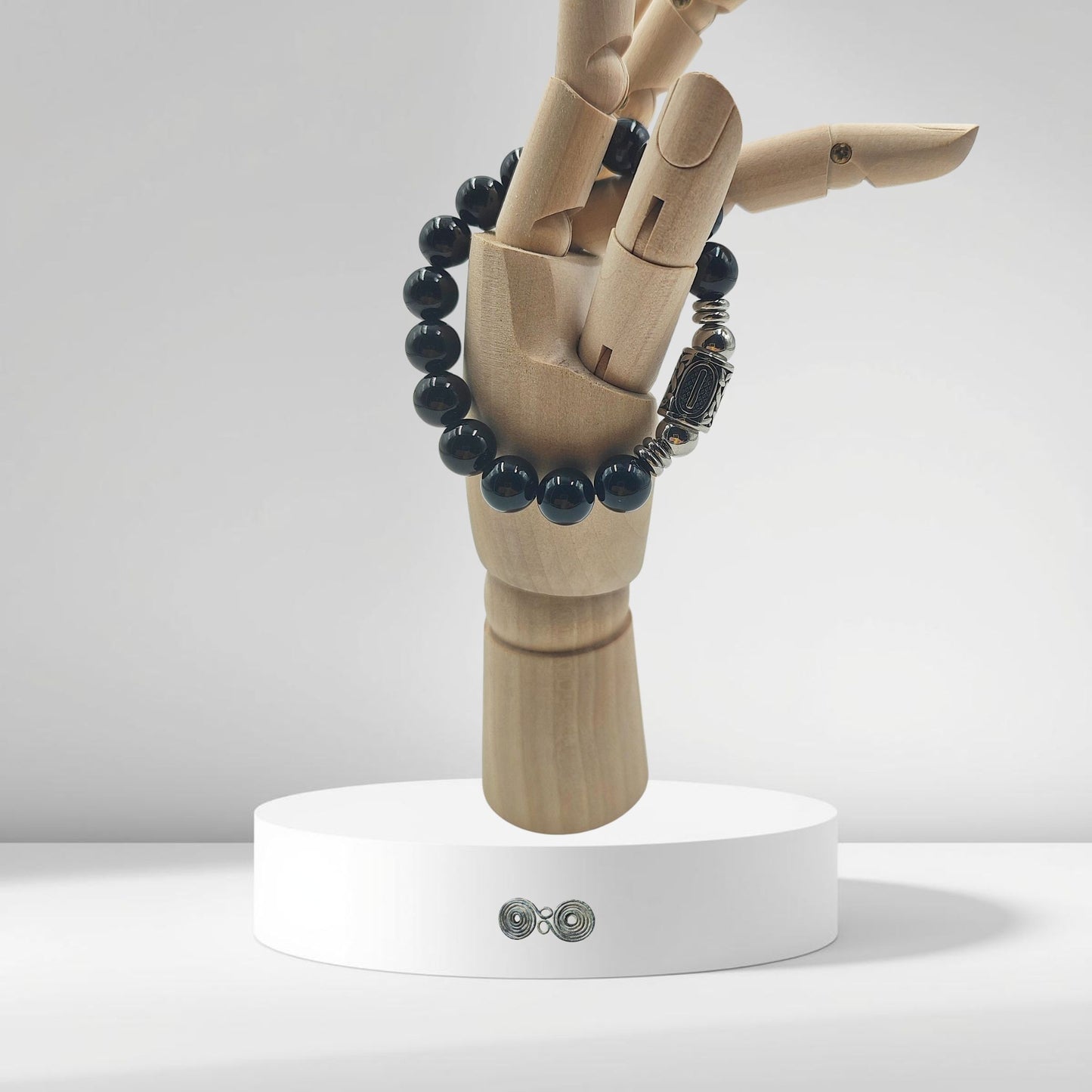 Tormalina nera autentica con incisione di Isa per la protezione contro l'impulsività e il caos.