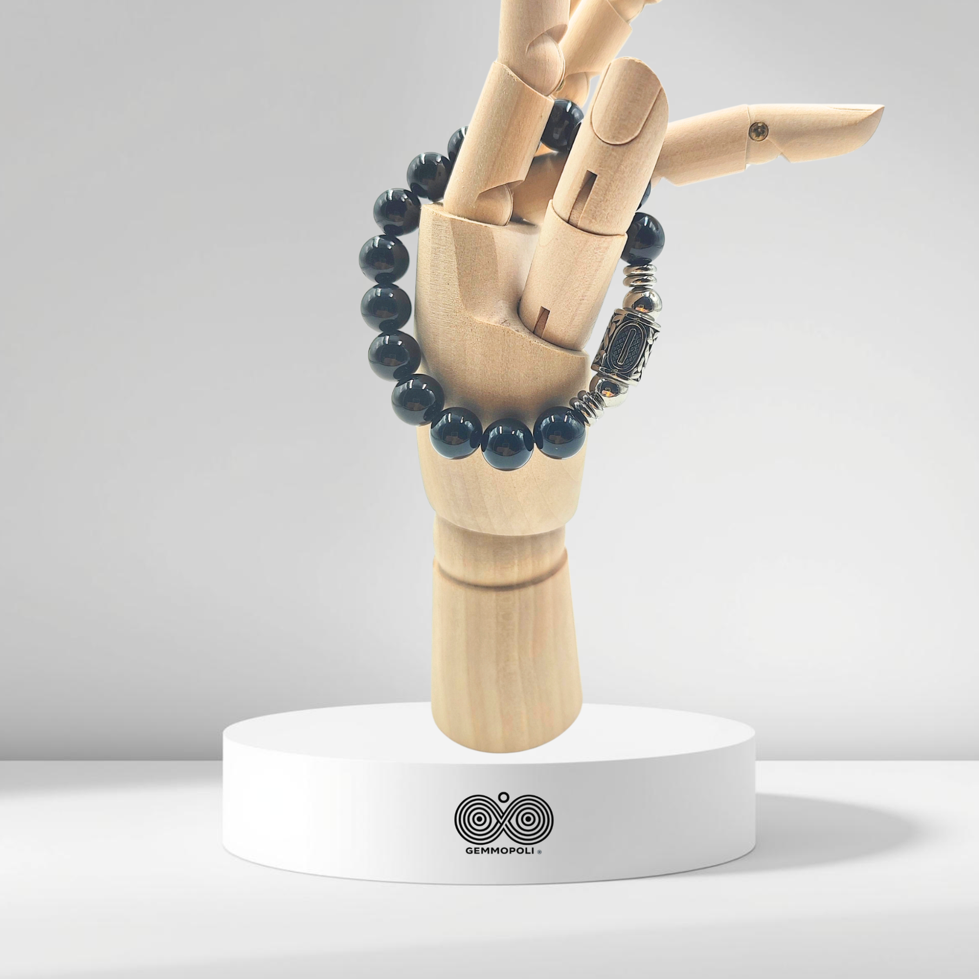Bracciale Rune  PE8051 Tormalina Nera  Lotto Certificato su modello in legno