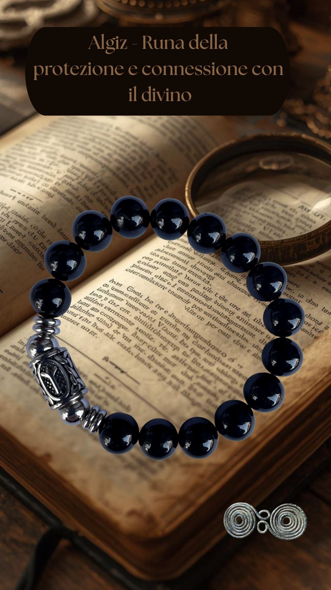 Bracciale Elastico Runa Algiz PE8055 in Tormalina Nera 10mm  da lotto Certificato su sfondo esoterico verticale