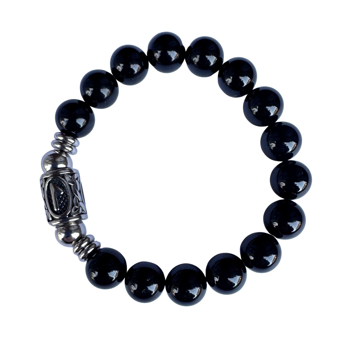 Bracciale in Tormalina Nera PE8066 con la runa Laguz incisa, simbolo dell'acqua e dell'intuizione, sfondo bianco per google.
