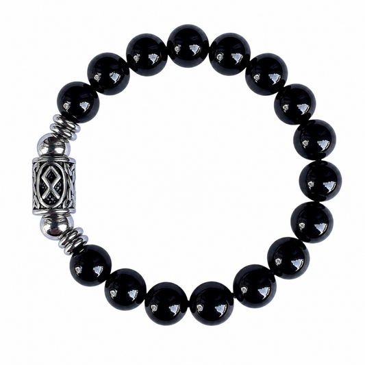Bracciale artigianale Othala per e-commerce posizionato su sfondo bianco puro 